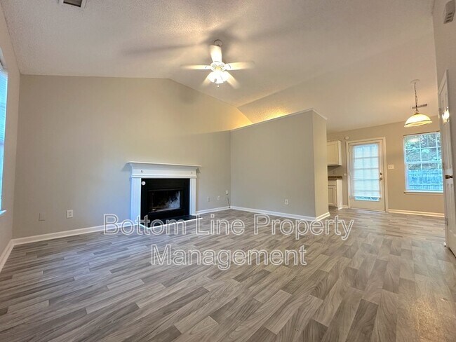 Building Photo - 3521 Atlas Dr