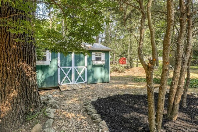 Building Photo - 4 Hamilton Ln