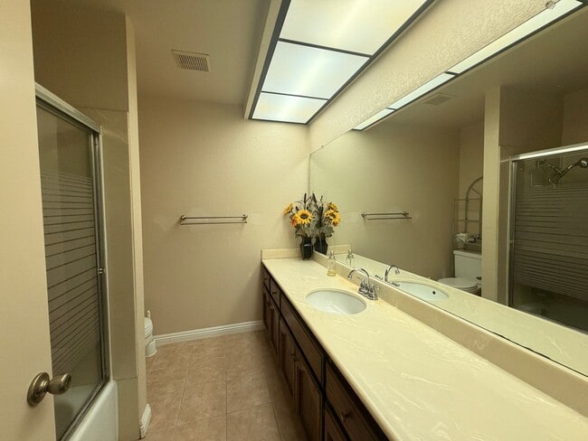 Building Photo - $4,600 | 4 Bed 2.5 Bath Available in Milpitas, CA!