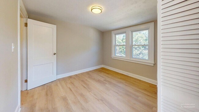 Building Photo - 4528 Rainbow Rd