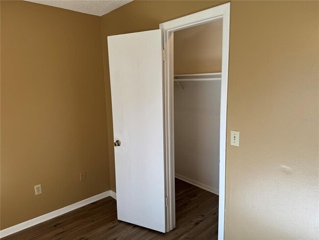 Building Photo - 3433 Laurel Dale Dr