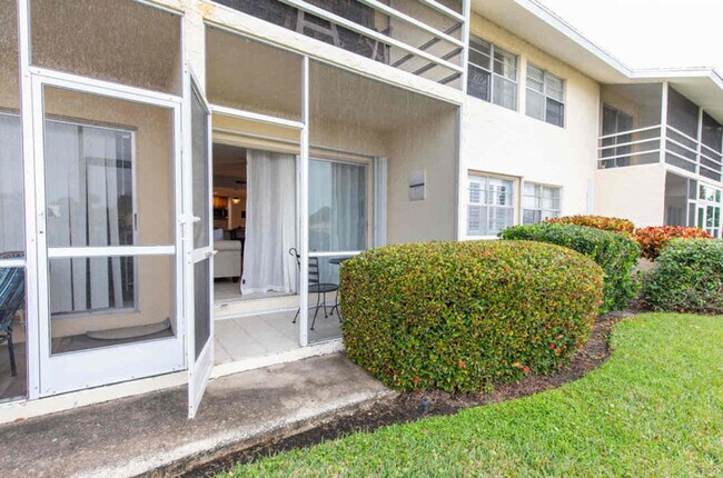Building Photo - 1830 Robalo Dr