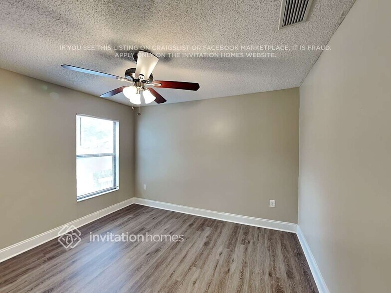 Building Photo - 2297 Cork Oak St E