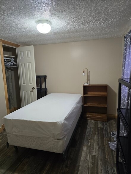 Building Photo - 1448 Jacksboro Rd