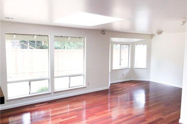 Building Photo - Private Cul-de-Sac Home with Fenced Yard & Attached 2-Car Garage