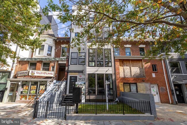 Building Photo - 3923 14th St NW