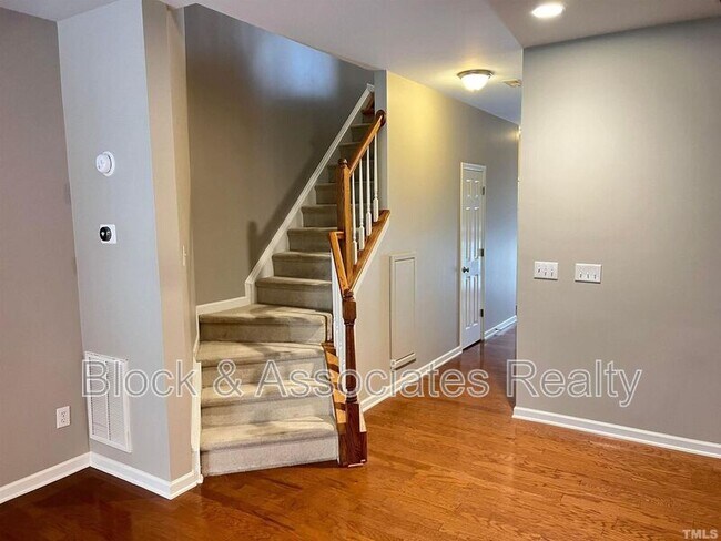 Building Photo - 2936 Settle In Ln