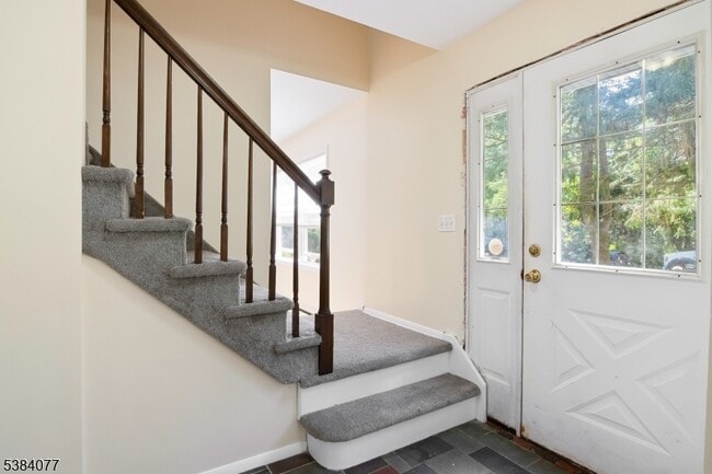 Building Photo - 4 White Birch Trail