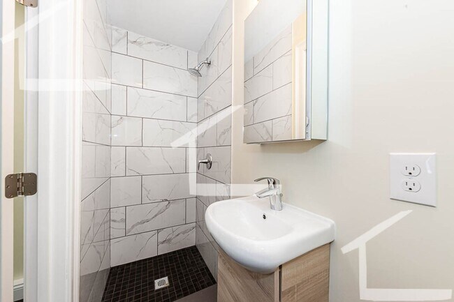 Building Photo - 20 Albion St