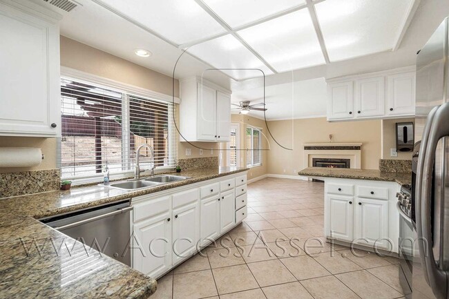 Building Photo - 32440 Beechwood Ln