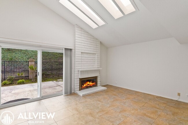 Building Photo - Spacious 4 bed, 2.5 bath Home Available Now in the Turtle Rock community