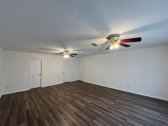 Building Photo - 8419 Manderly Pl