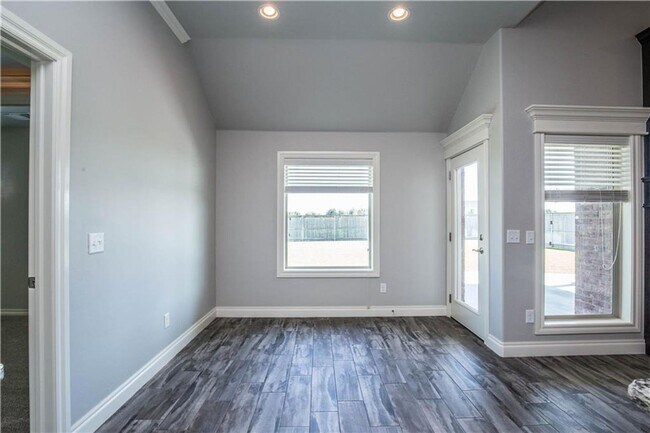 Building Photo - 4 Bedroom Home with Upstairs Bonus room in Edmond