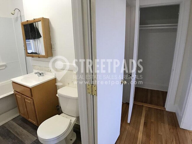 Building Photo - 1 bedroom in Boston MA 02215