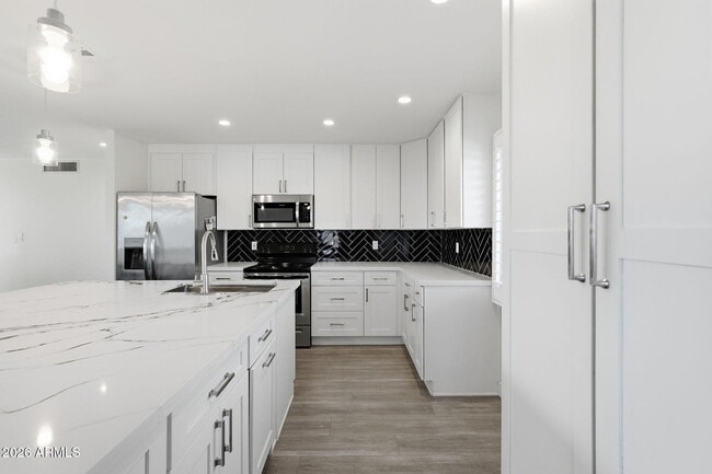 Building Photo - 1628 E Hermosa Dr