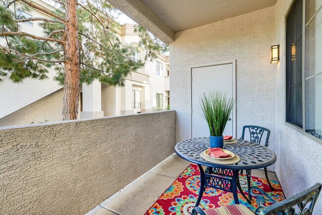 Building Photo - 1941 Pierpont Dr