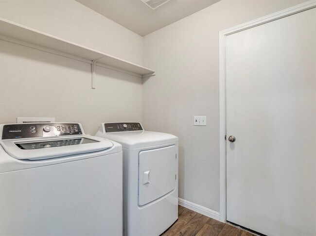 Building Photo - 136 Dunlin Ln