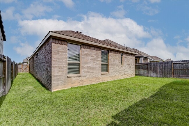 Building Photo - 4919 Shimmer Side Dr