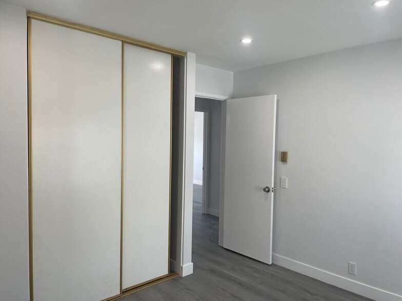 Building Photo - 79 Wildwood