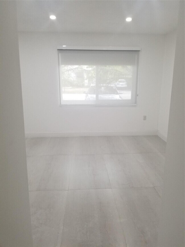 Building Photo - 2369 Overbrook St