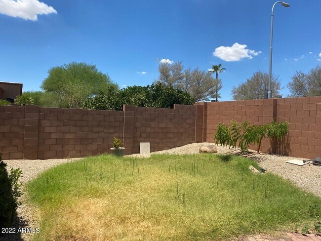 Building Photo - 4234 E Redwood Ln