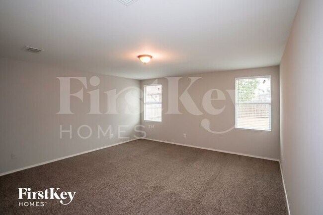 Building Photo - 1613 Baxter Springs Dr