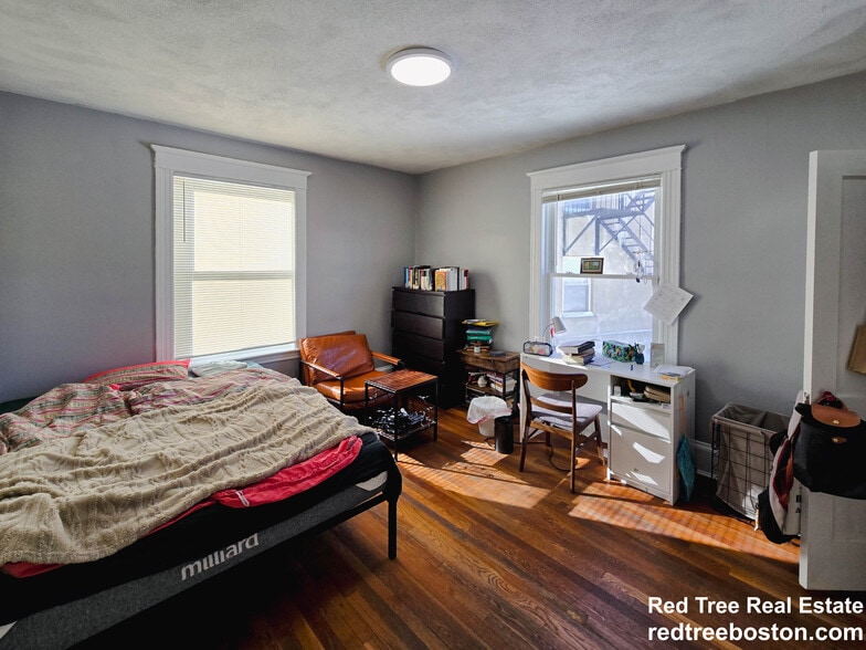 Building Photo - 299 Chestnut Ave