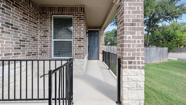 Building Photo - 9228 Lonesome Oak Drive