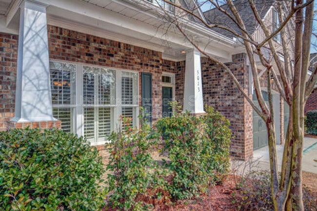 Building Photo - 5013 Gorham Ave