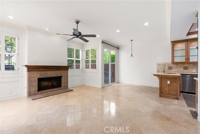 Building Photo - 6121 Greenbrier Dr