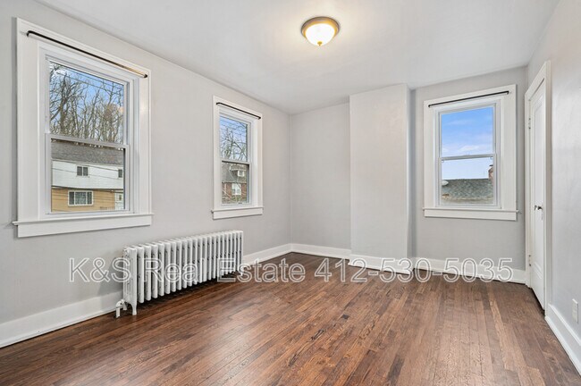 Building Photo - 139 Sumner Ave