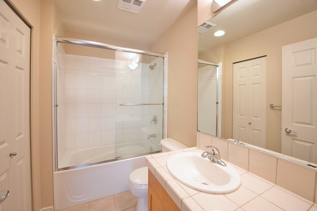 Building Photo - 1240 India St