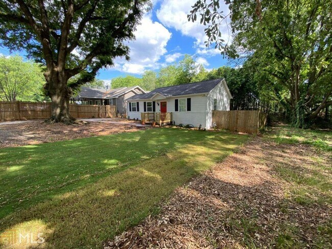 Building Photo - 1127 Dobbs Dr SE