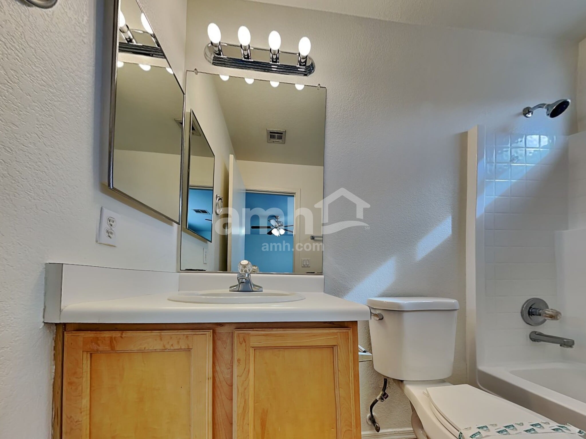 Building Photo - 15943 W Smokey Dr