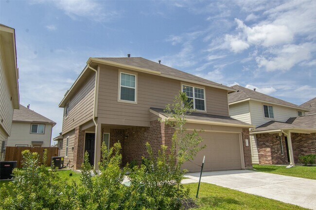 Building Photo - 24246 Avogadro Dr