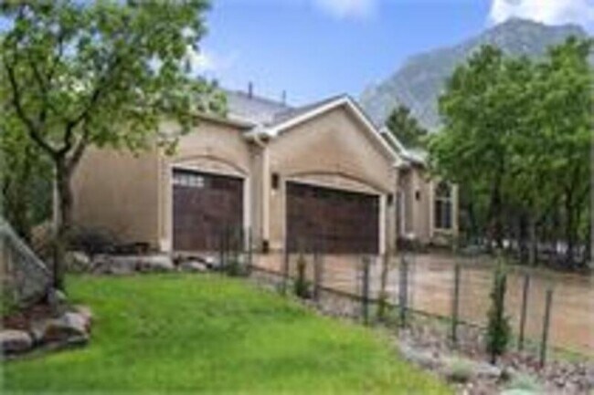 Building Photo - 355 Paisley Dr