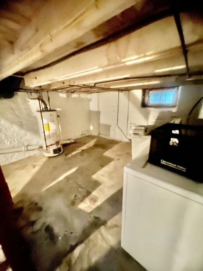 Building Photo - 2 Bed 1 Bath- Pittsburgh Pa