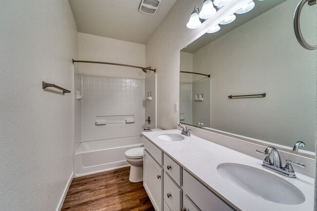 Building Photo - Upgraded Single-Story 3BR/2BA Solar Home o...