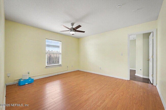 Building Photo - 711 Sid Dr