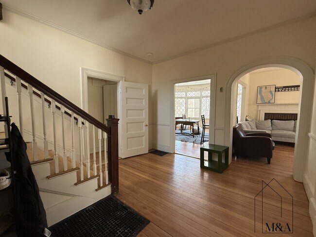 Building Photo - 12 Braemore Rd