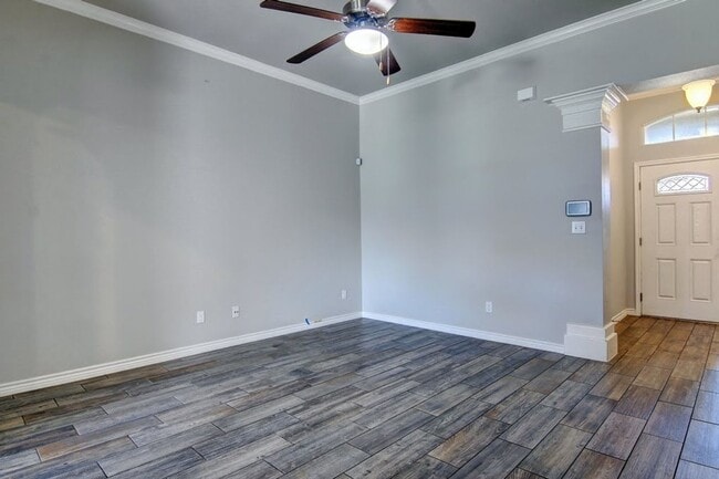 Building Photo - 3021 Cantabria St