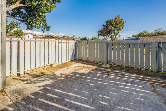 Building Photo - FOR RENT – 3BD / 2.5BA Townhome in Holaniku Hale (Mililani)