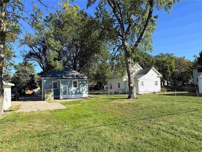 Building Photo - 6521 Logan Ave