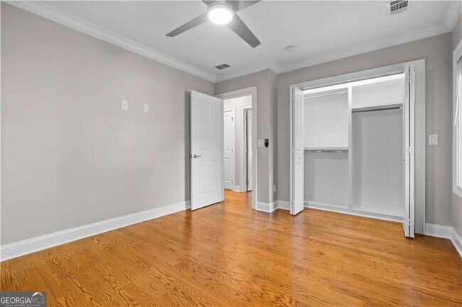 Building Photo - 1841 Gainsborough Dr