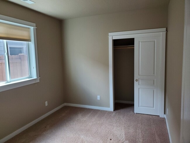 Building Photo - COMING SOON - 3 Bed 2 Bath single level - Fence - 2 Car Garage