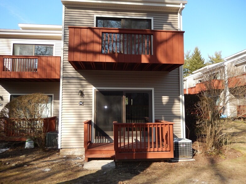 Building Photo - 222 Melody Ln