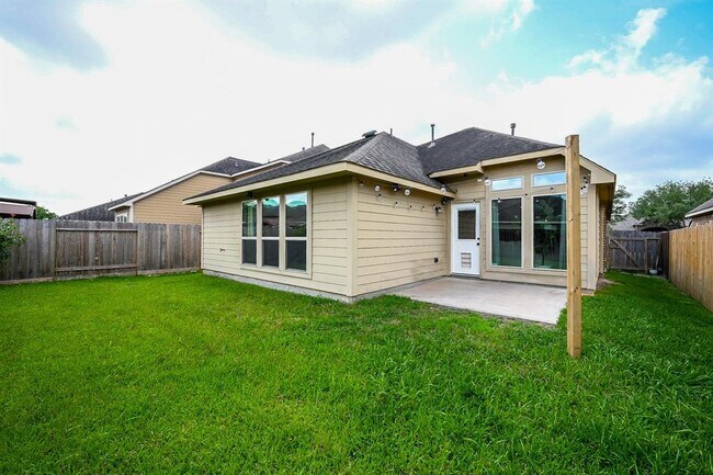 Building Photo - 10911 Overland Trail Dr