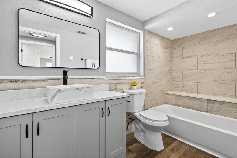 Building Photo - 10933 Premier Ave