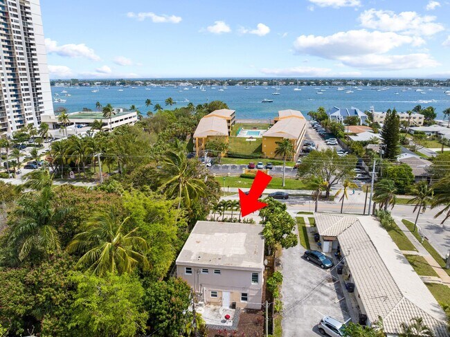 Building Photo - 5411 N Flagler Dr