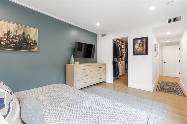 Building Photo - 69 Montgomery St